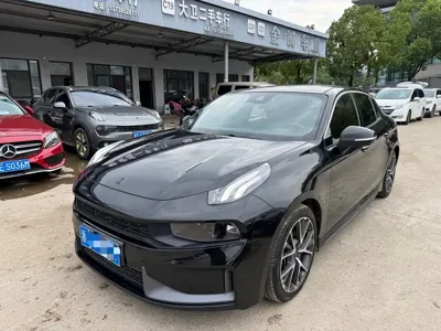Lynk & Co 03