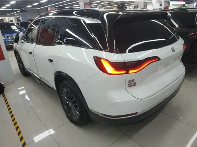 Nio ES8
