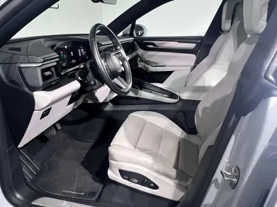 Porsche Macan EV
