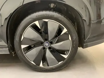 BYD 唐L