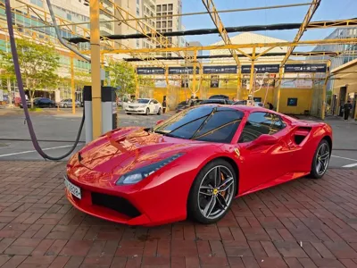 Ferrari 488