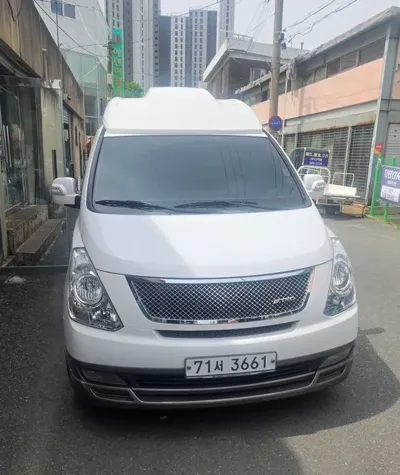 Hyundai Starex