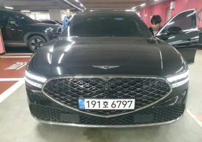 Genesis G90