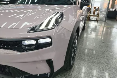 Lynk & Co 06