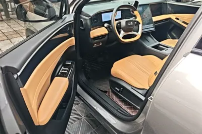 Geely Galaxy L7