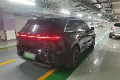 Li Auto L6
