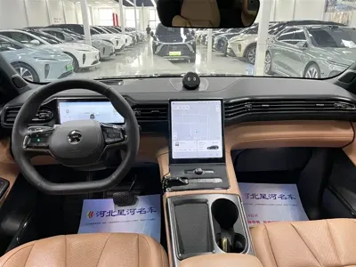Nio ES8