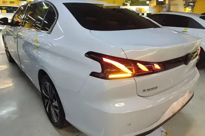 Peugeot 408