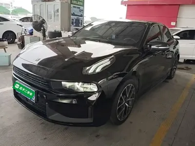 Lynk & Co 03