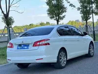 Peugeot 408