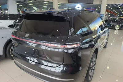 Nio ES8