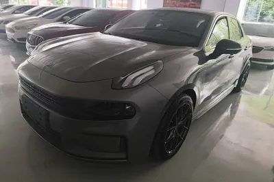 Lynk & Co 03