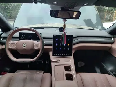 Nio ES8