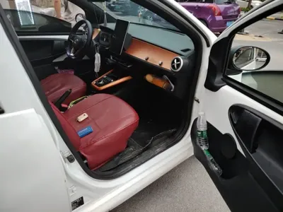 BYD e1