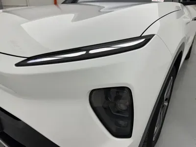 Nio ES8