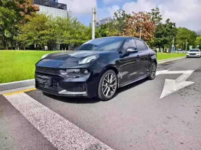 Lynk & Co 03