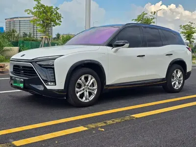 Nio ES8