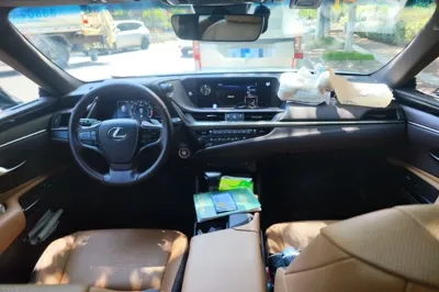 Lexus ES
