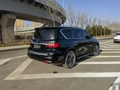 Infiniti QX80