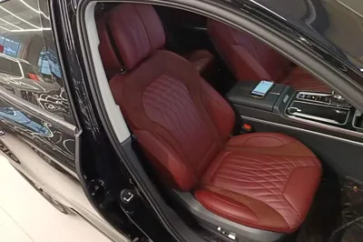 Hongqi HS5