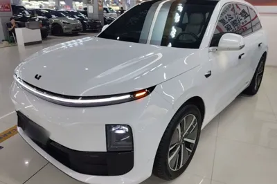 Li Auto L6