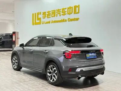 Lynk & Co 02