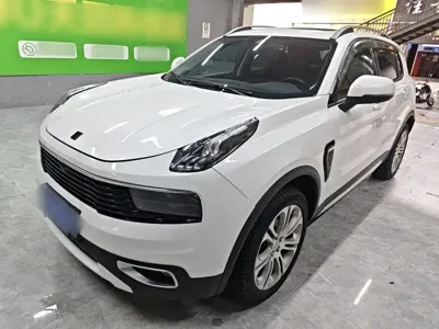 Lynk & Co 01