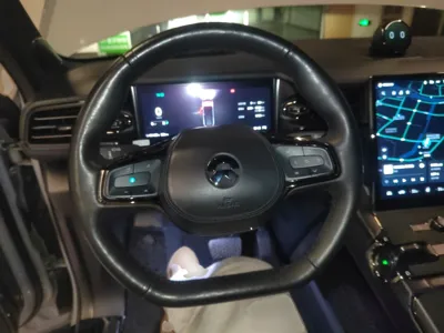 Nio ES8