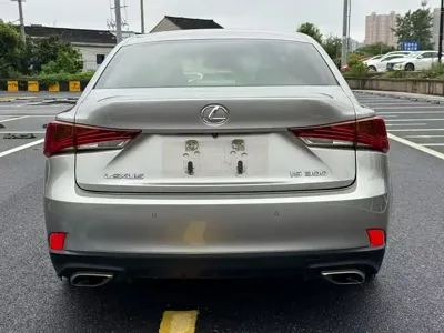 Lexus IS