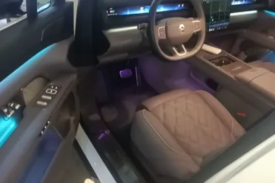 Nio ES8