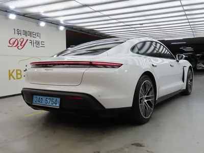 Porsche Taycan