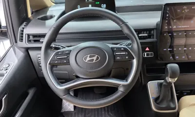 Hyundai Staria