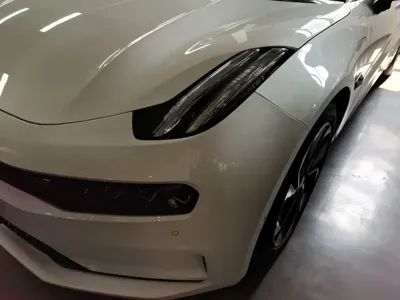 Zeekr 001