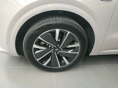 Li Auto L6