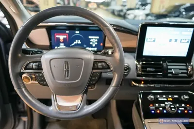 Lincoln Navigator