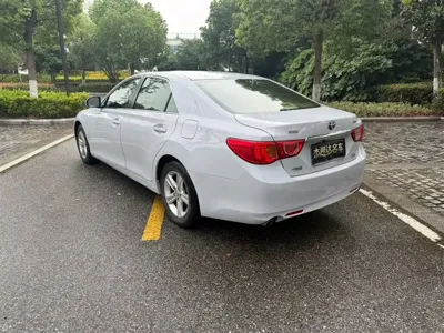 Toyota Reiz