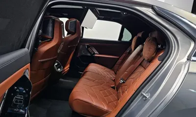 BMW i7