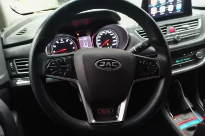 JAC Group Refine S3