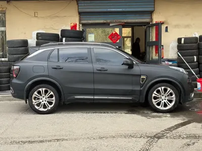 Lynk & Co 01