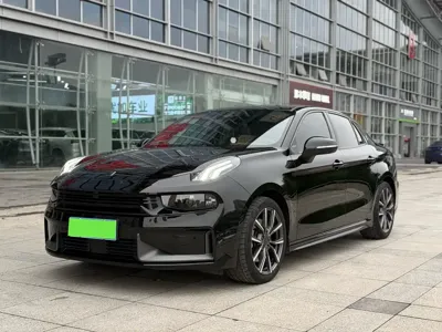 Lynk & Co 03