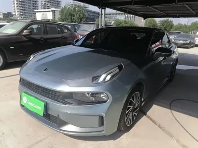 Lynk & Co 03
