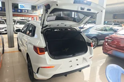 BYD e2