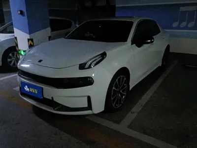 Lynk & Co 03