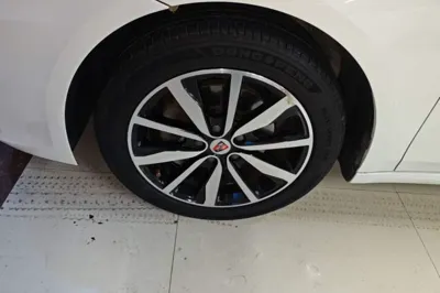 Roewe i6