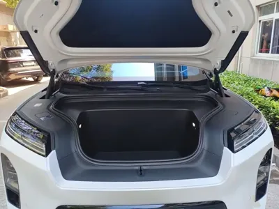 Nio ES8