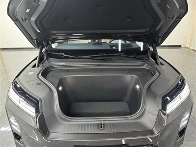 Nio ES8