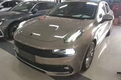 Lynk & Co 03