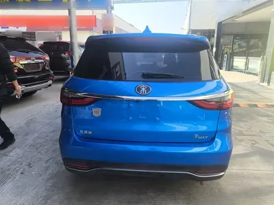 BYD MAX