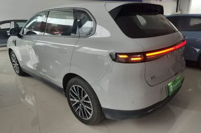 Leapmotor B10