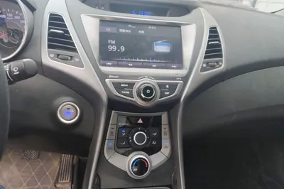 Hyundai Elantra (5th Generation